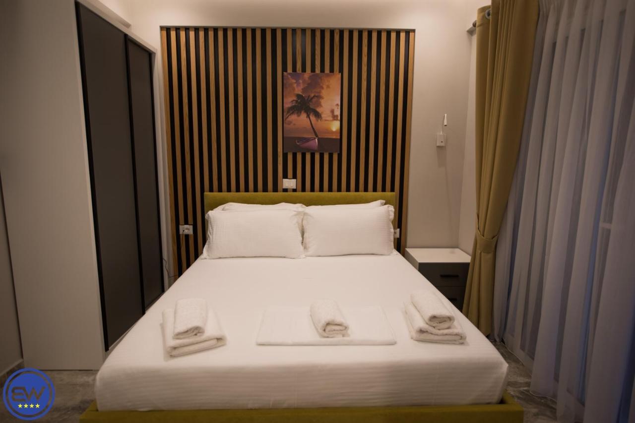 Отель Blue Water 4*